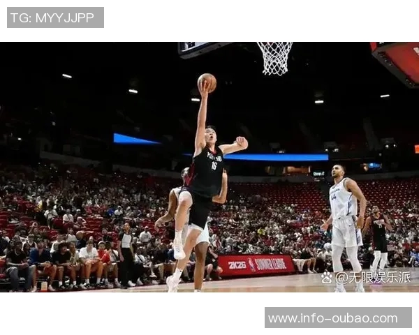 高倍镜下的杨瀚森展现邓肯风采但三分球需加强训练提升表现 高倍镜下的杨瀚森展现邓肯风采但三分球需加强训练提升表现